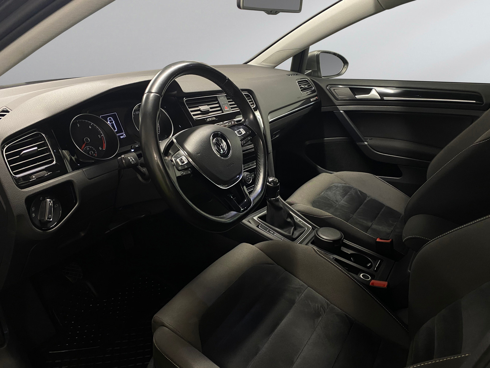 Volkswagen Golf   image17