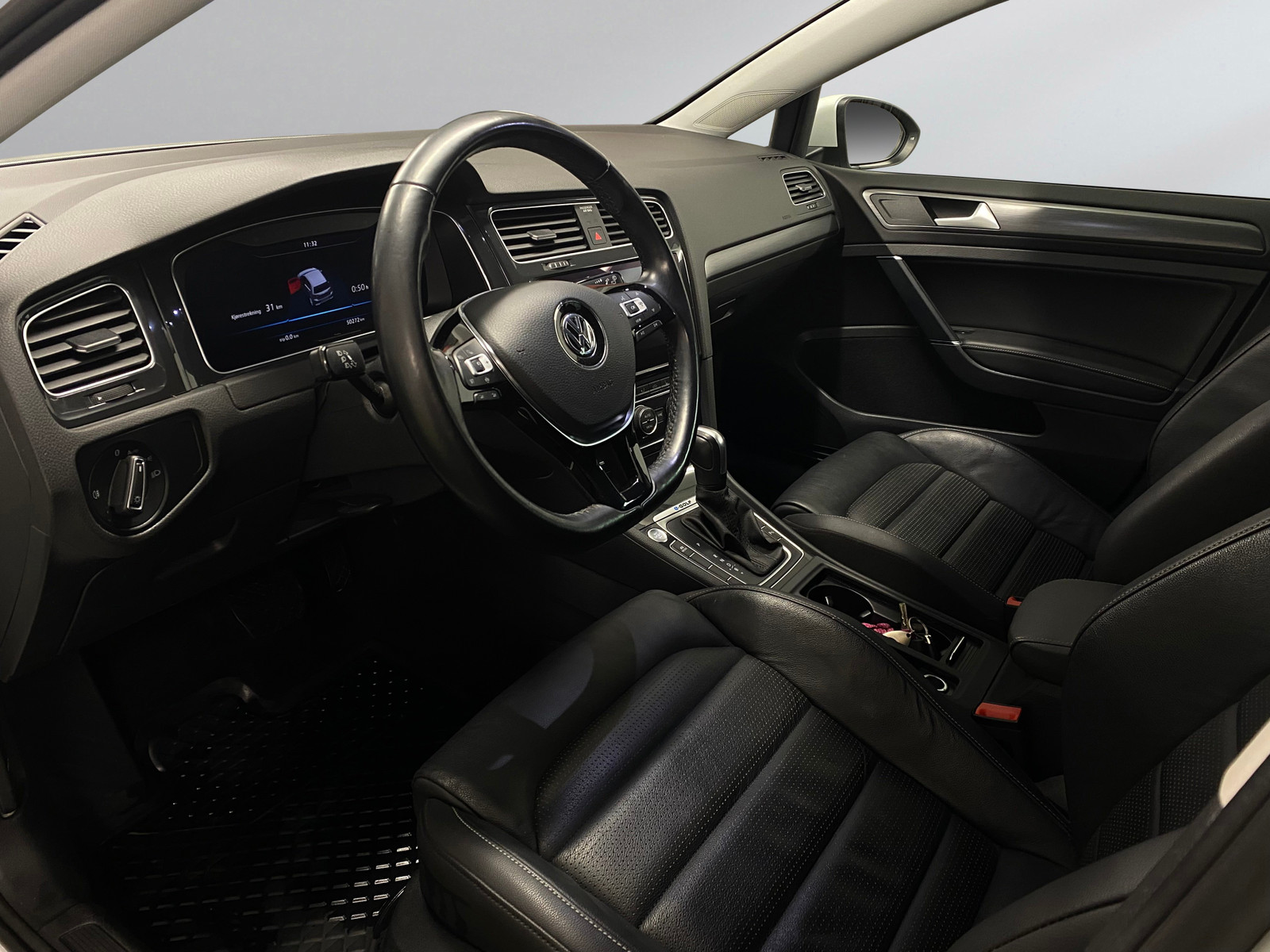 Volkswagen Golf   image17