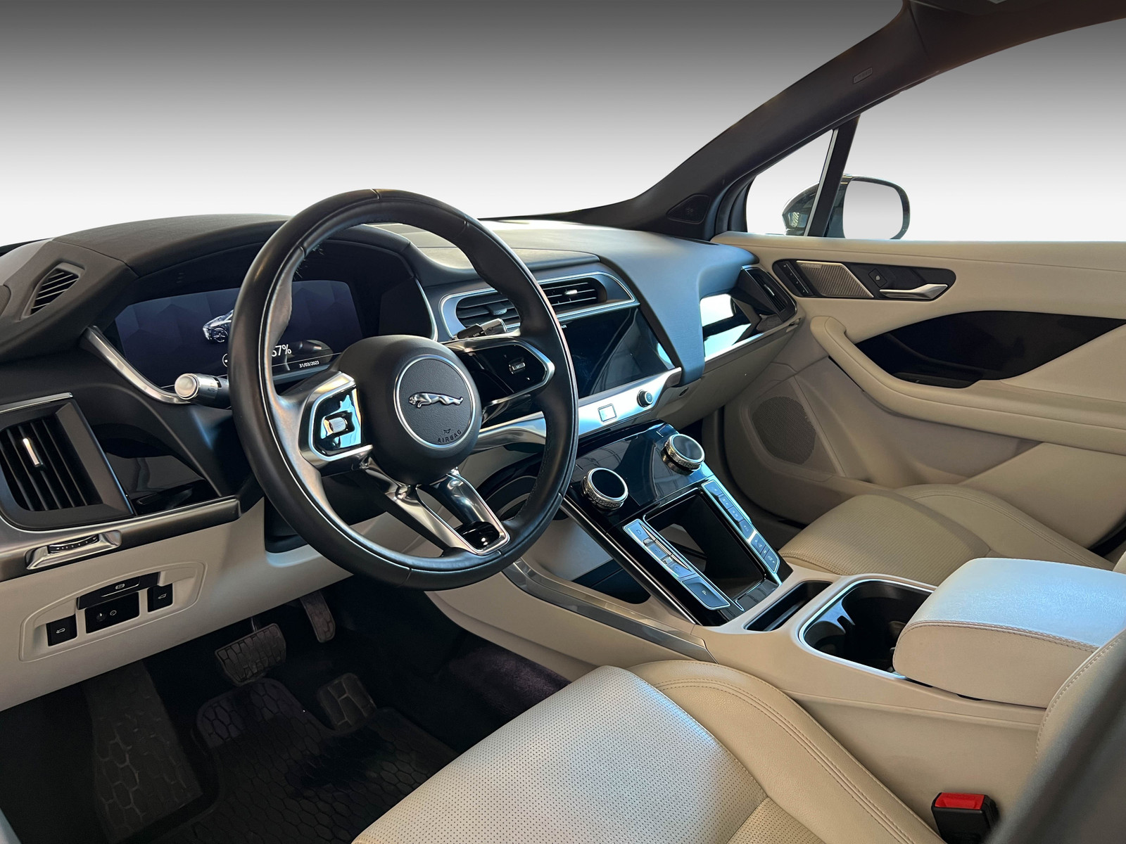 Jaguar I-PACE   image18
