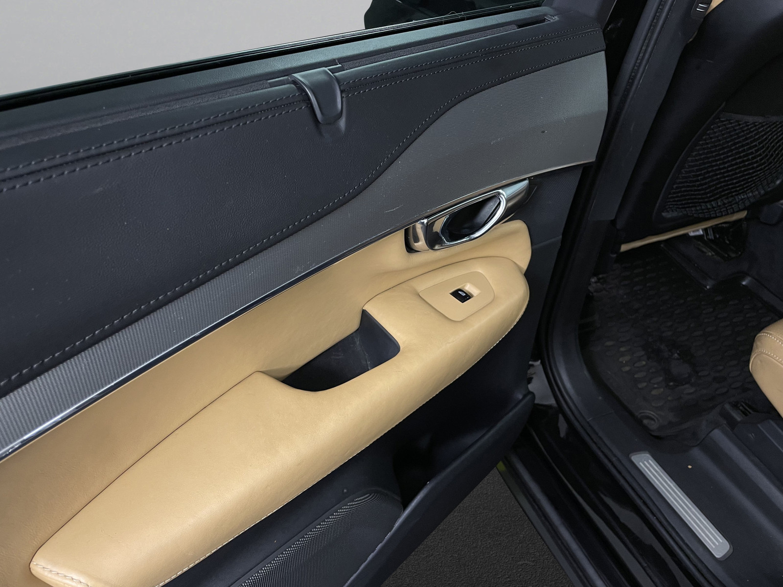 Volvo XC90   image18