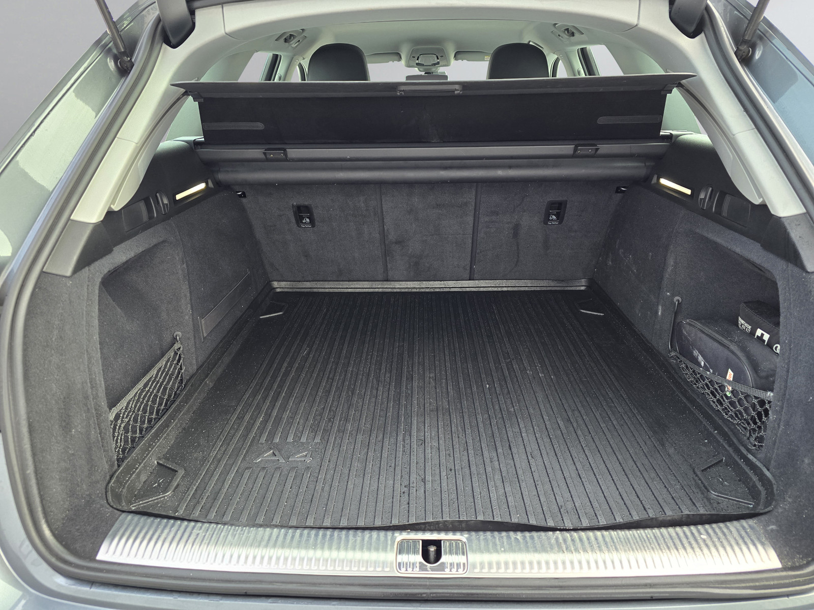 Audi A4   image18