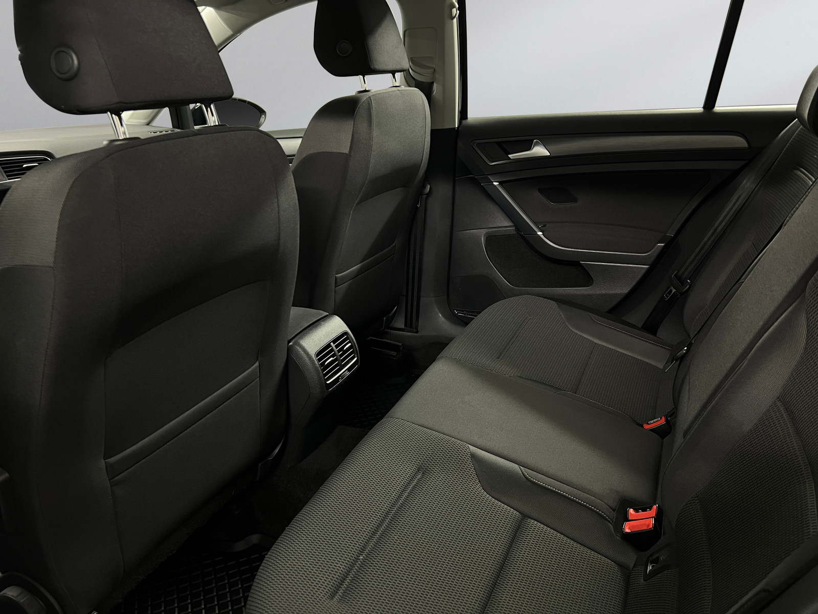 Volkswagen Golf   image18