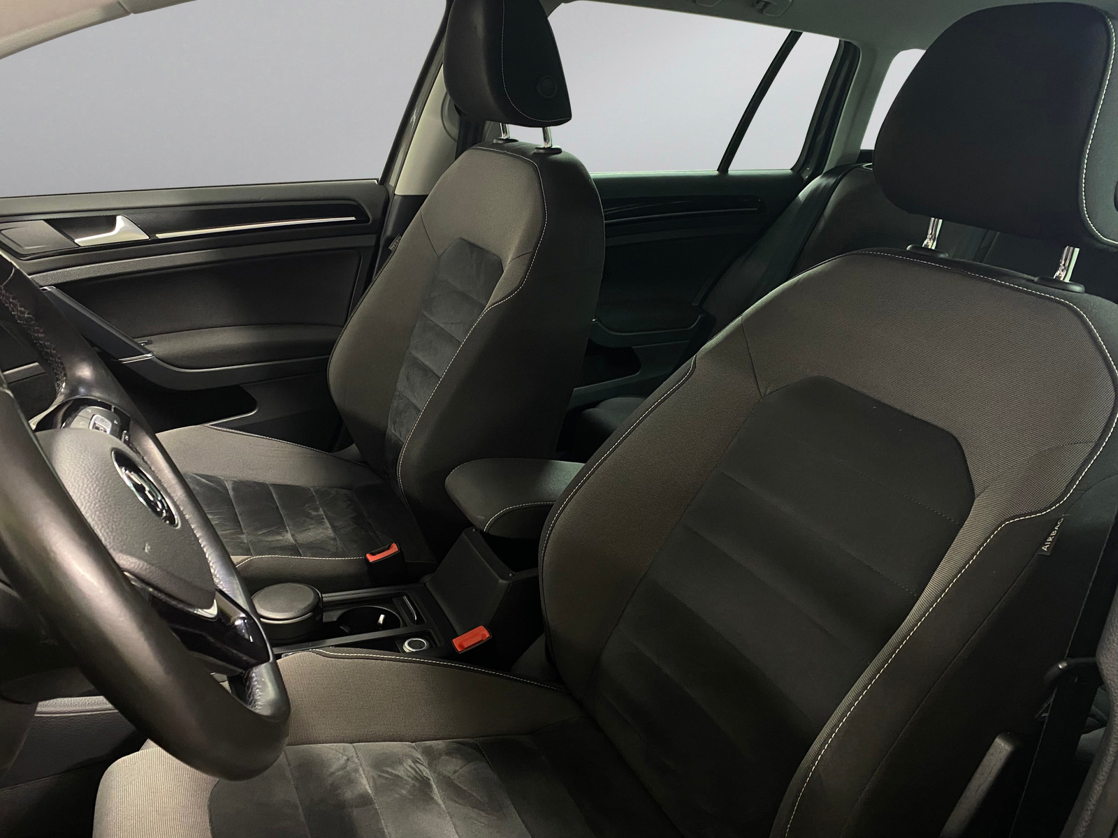 Volkswagen Golf   image18