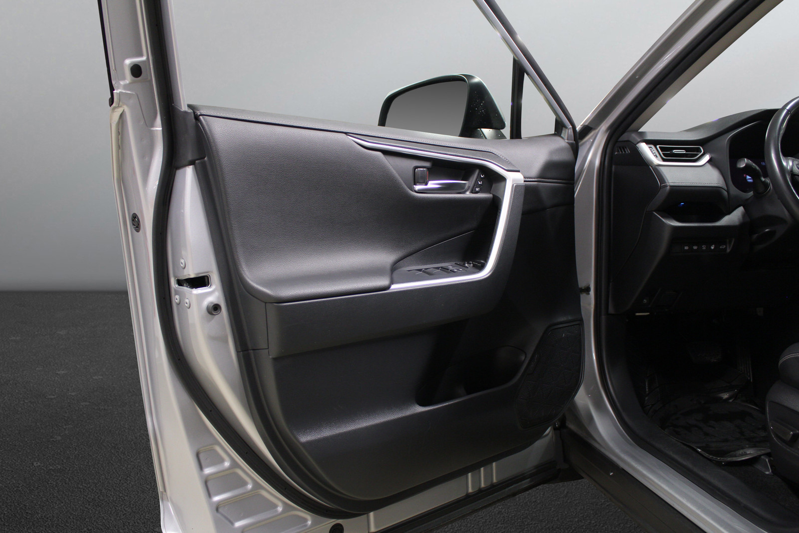 Toyota RAV4   image19