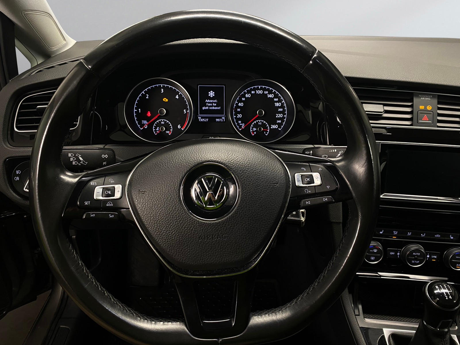 Volkswagen Golf   image19