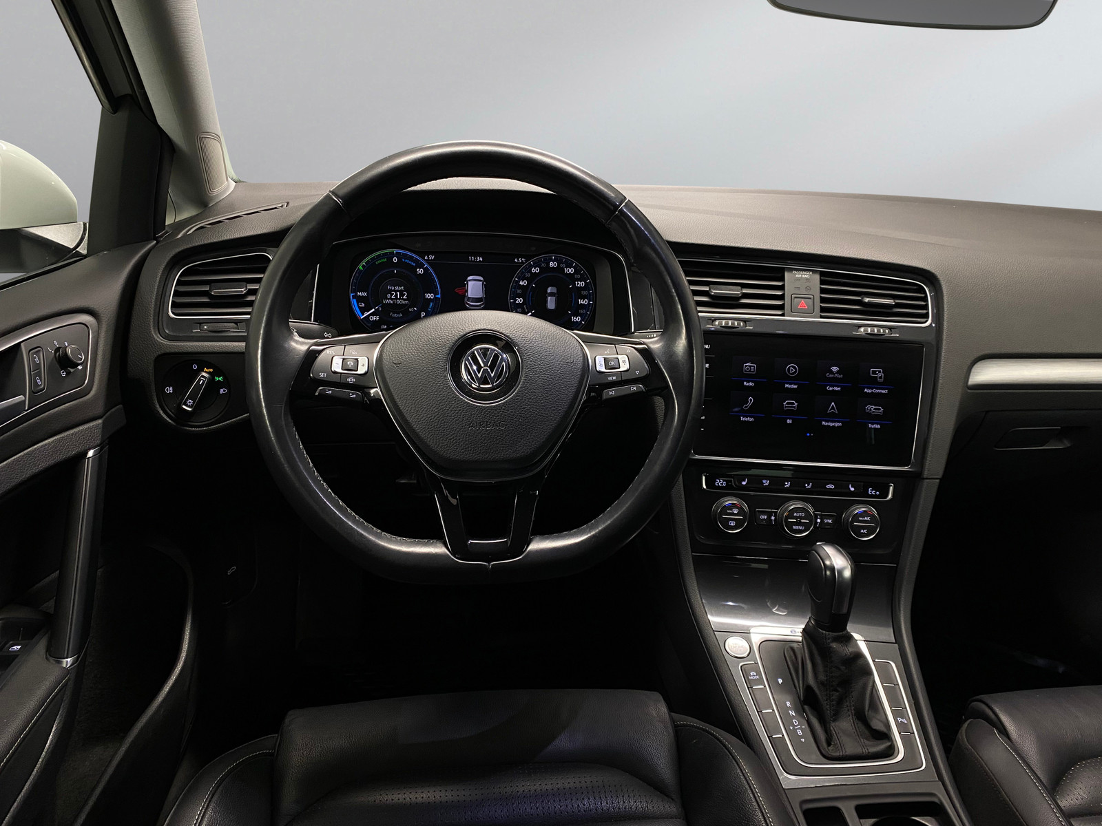 Volkswagen Golf   image19