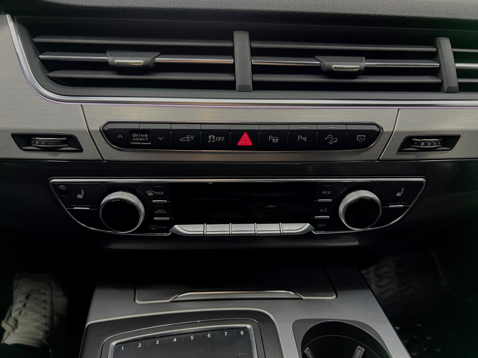 AUDI Q7 E TRON S-Line   image19