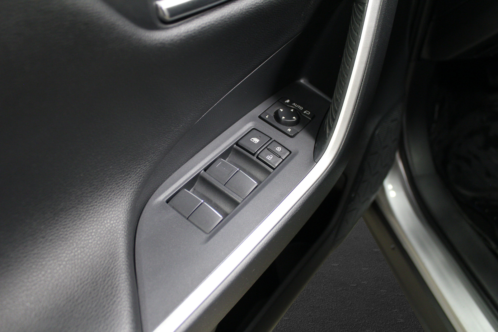 Toyota RAV4   image20