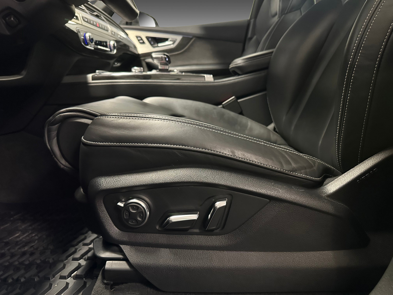 Audi Q7   image20