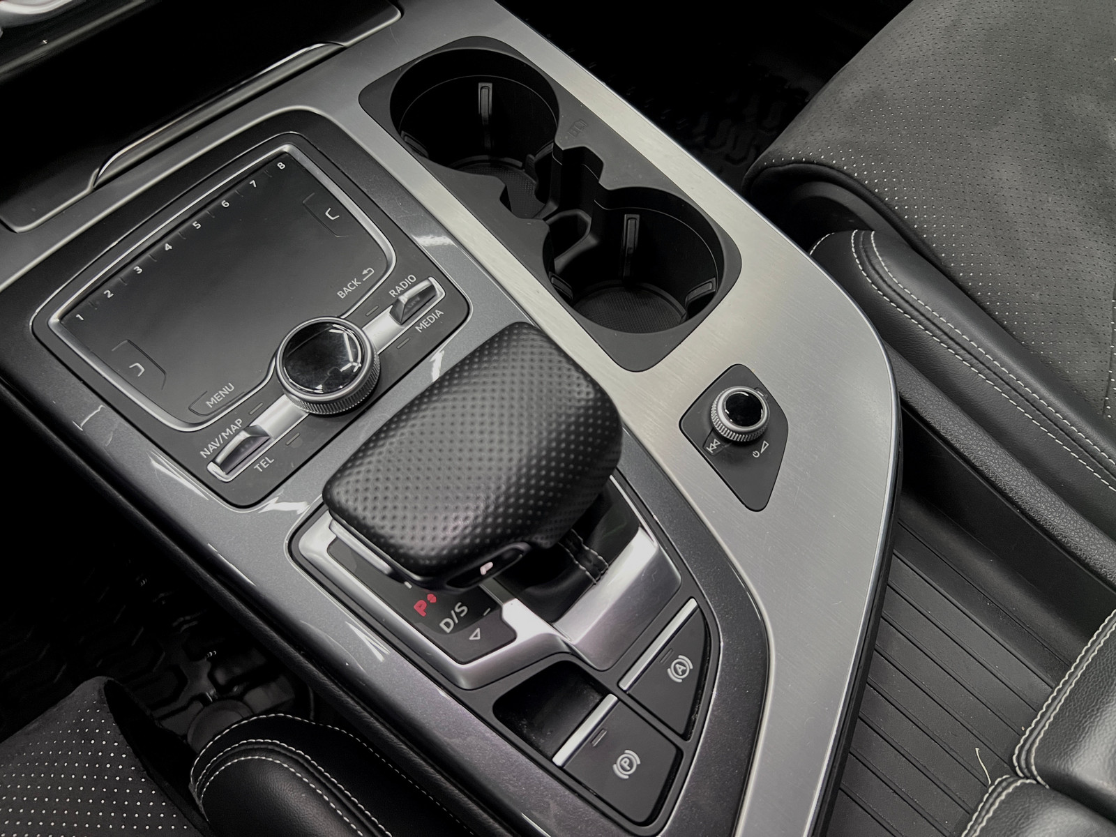 AUDI Q7 E TRON S-Line   image20