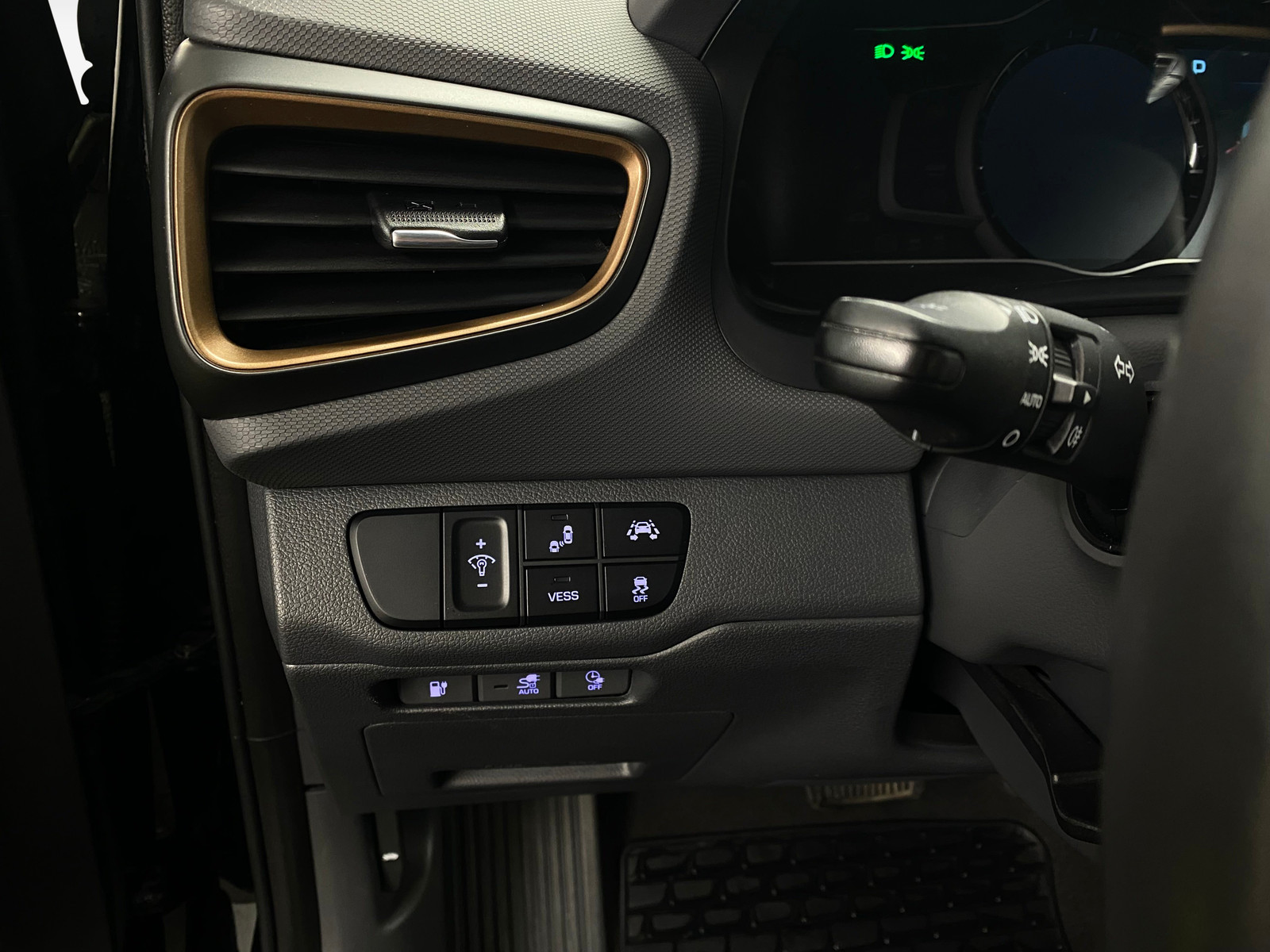 Hyundai IONIQ   image21