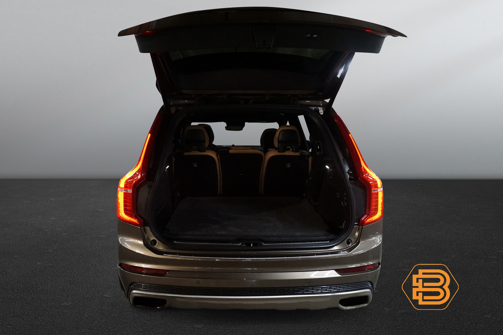Volvo XC90   image21