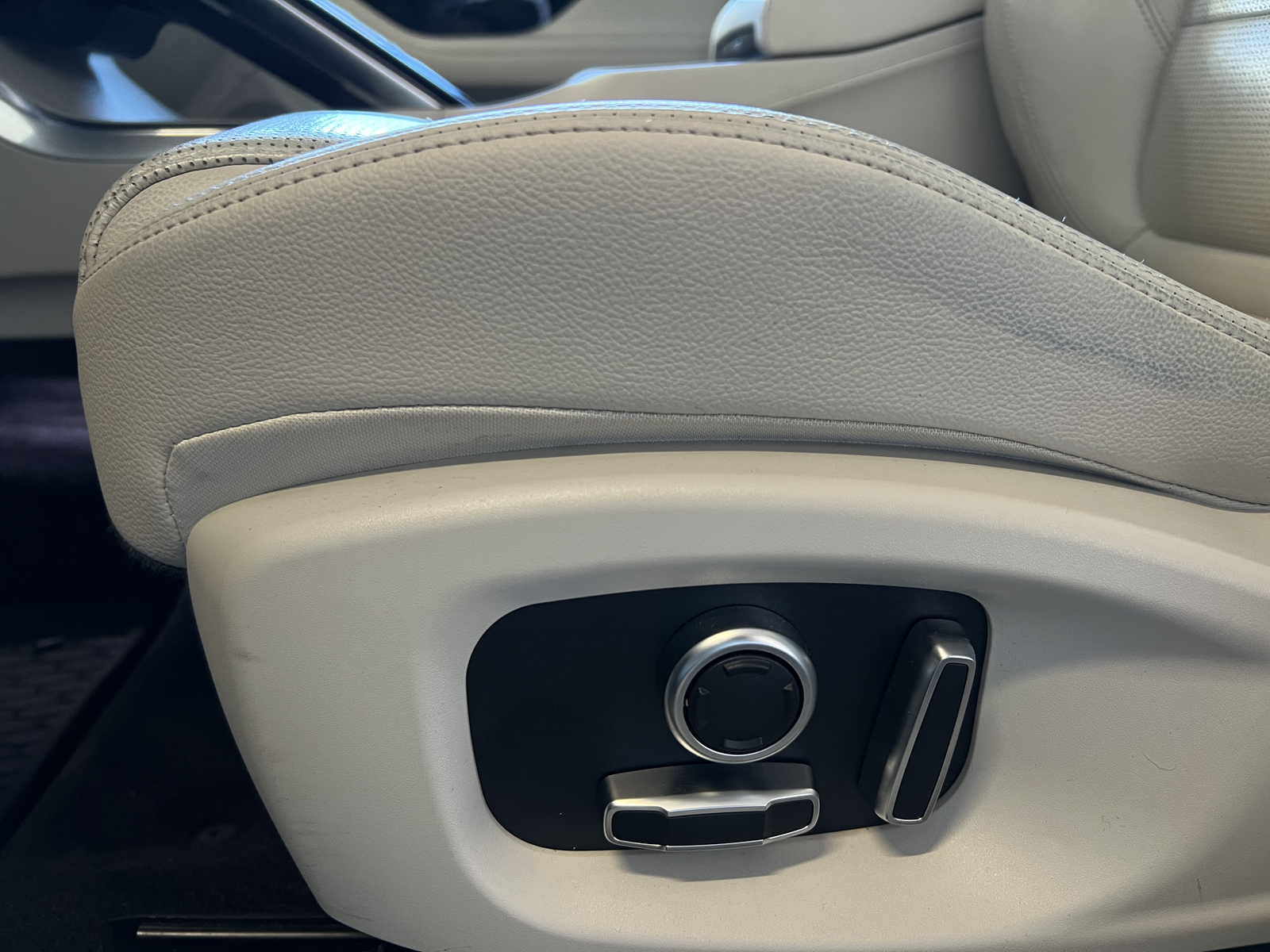 Jaguar I-PACE   image22