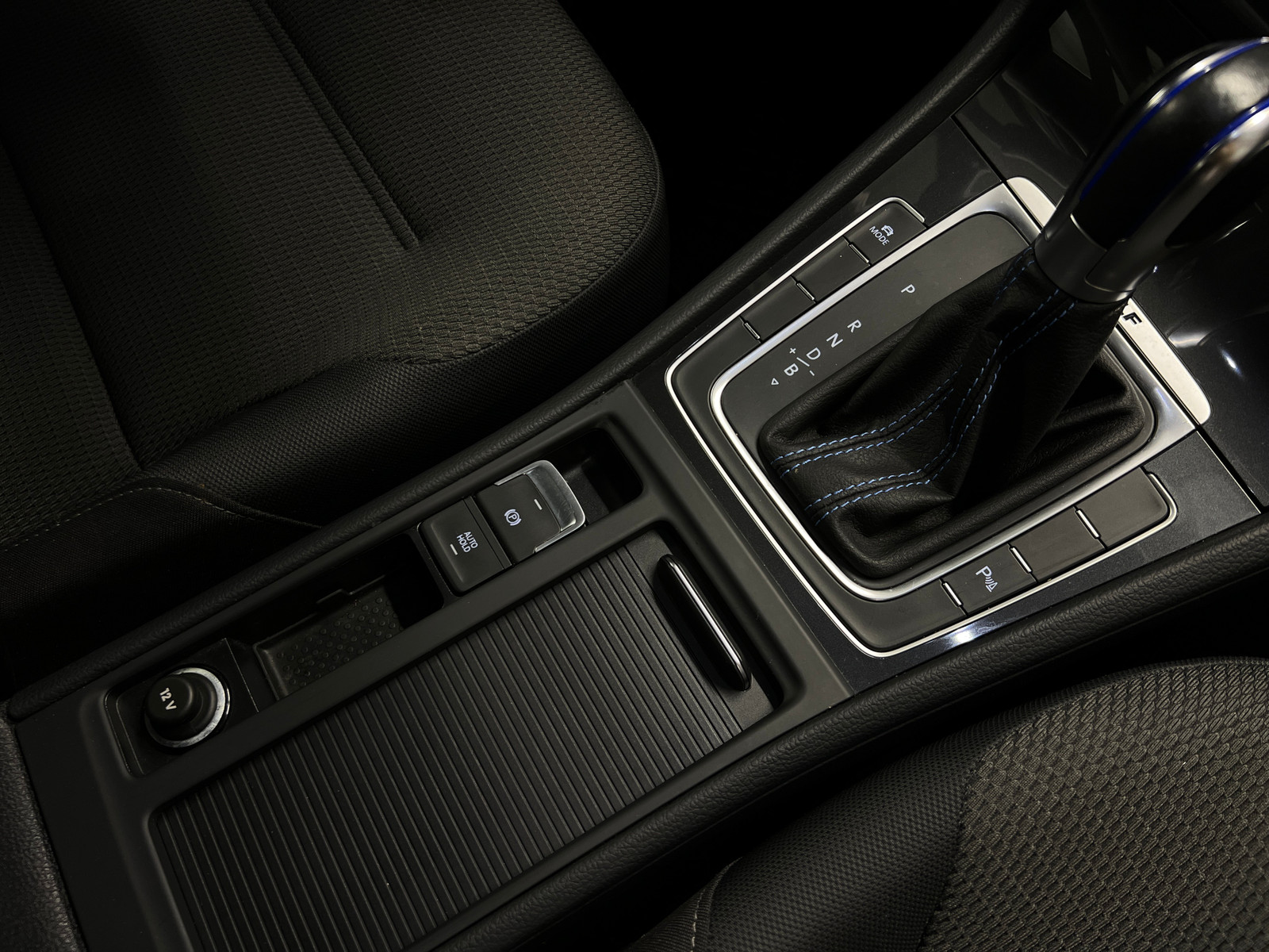 Volkswagen Golf   image22