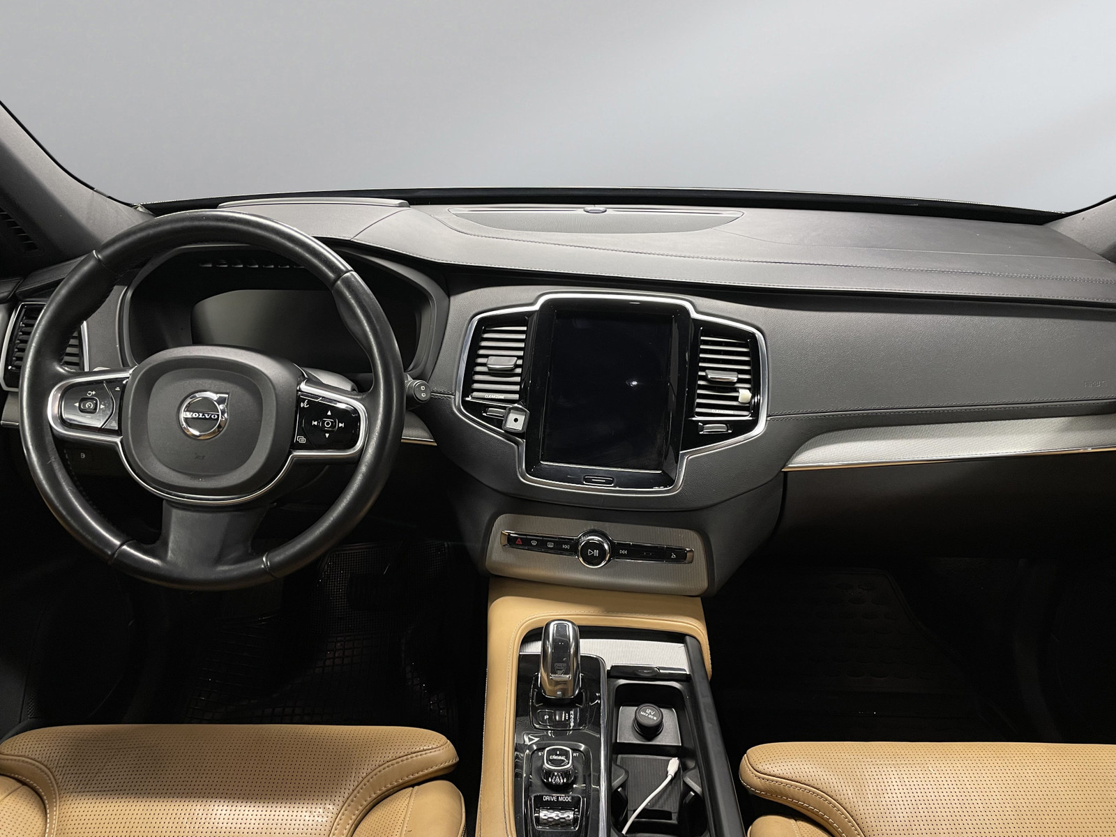 Volvo XC90   image23