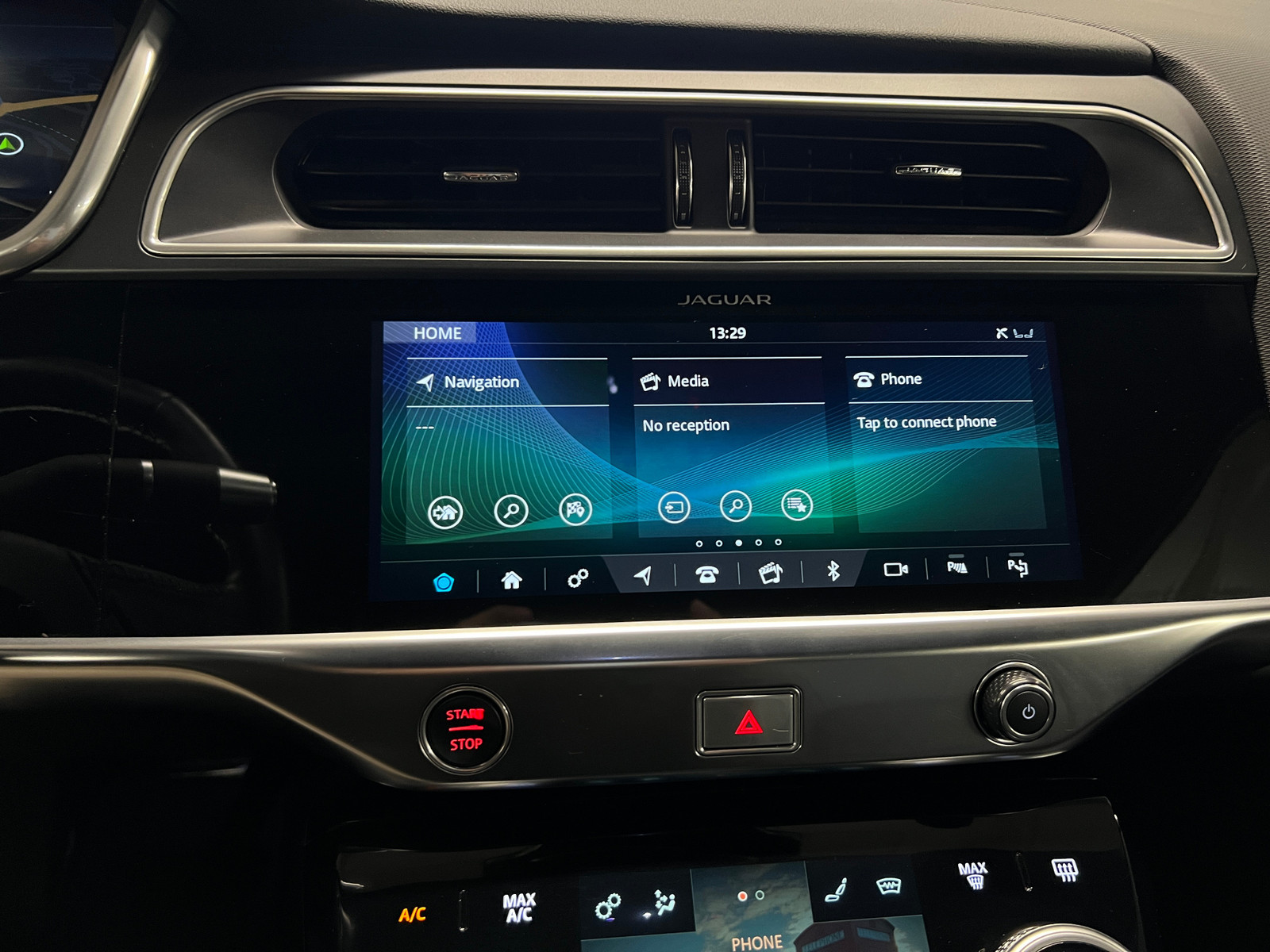 Jaguar I-PACE   image23