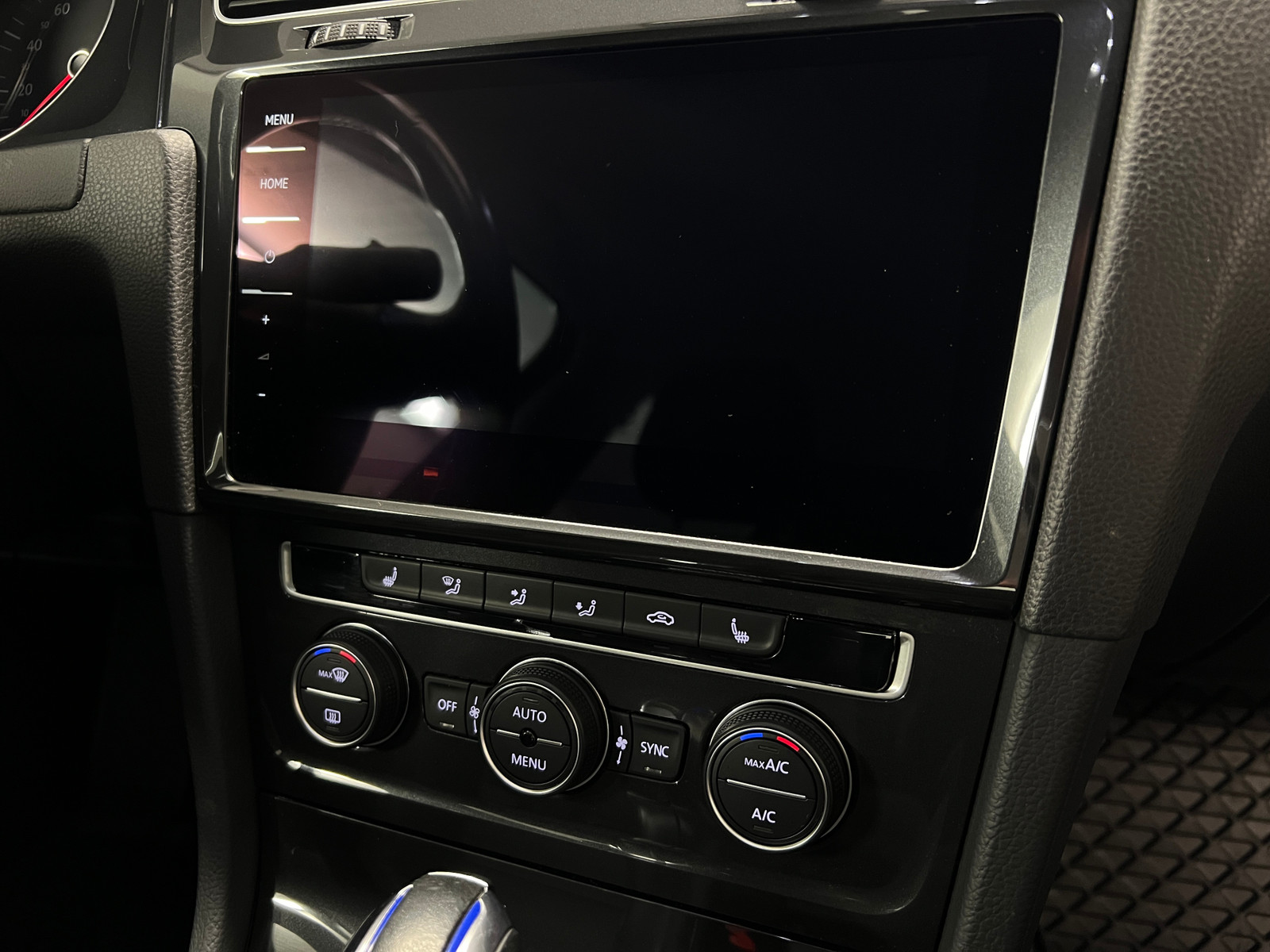 Volkswagen Golf   image23
