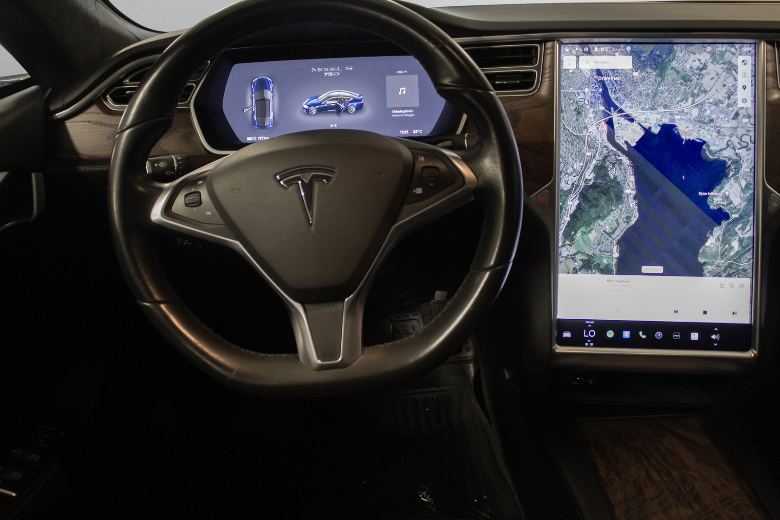 Tesla Model S   image23