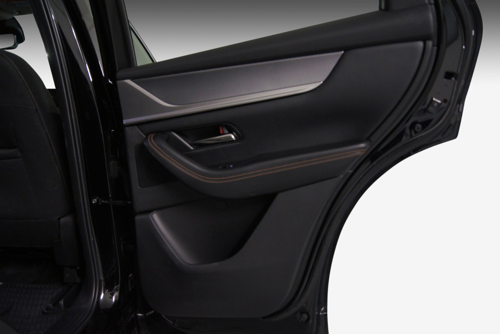 Mazda CX-60   image24