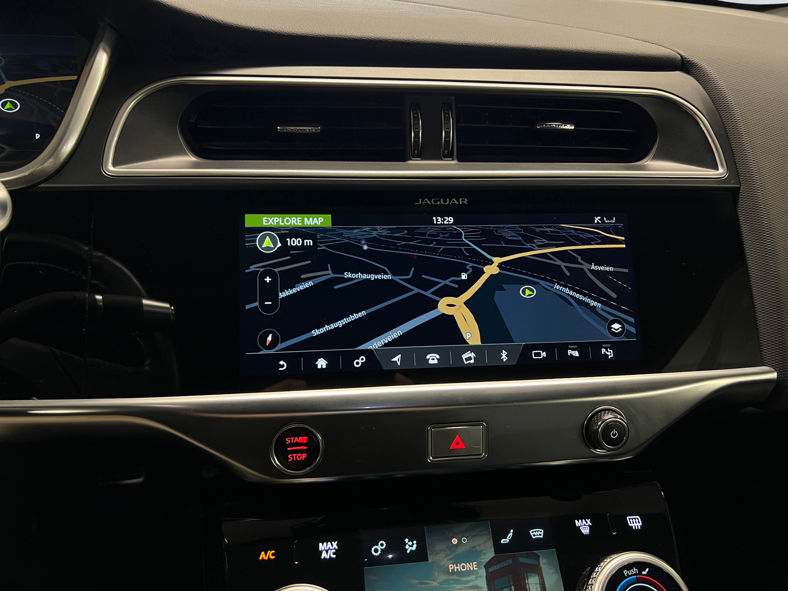 Jaguar I-PACE   image24