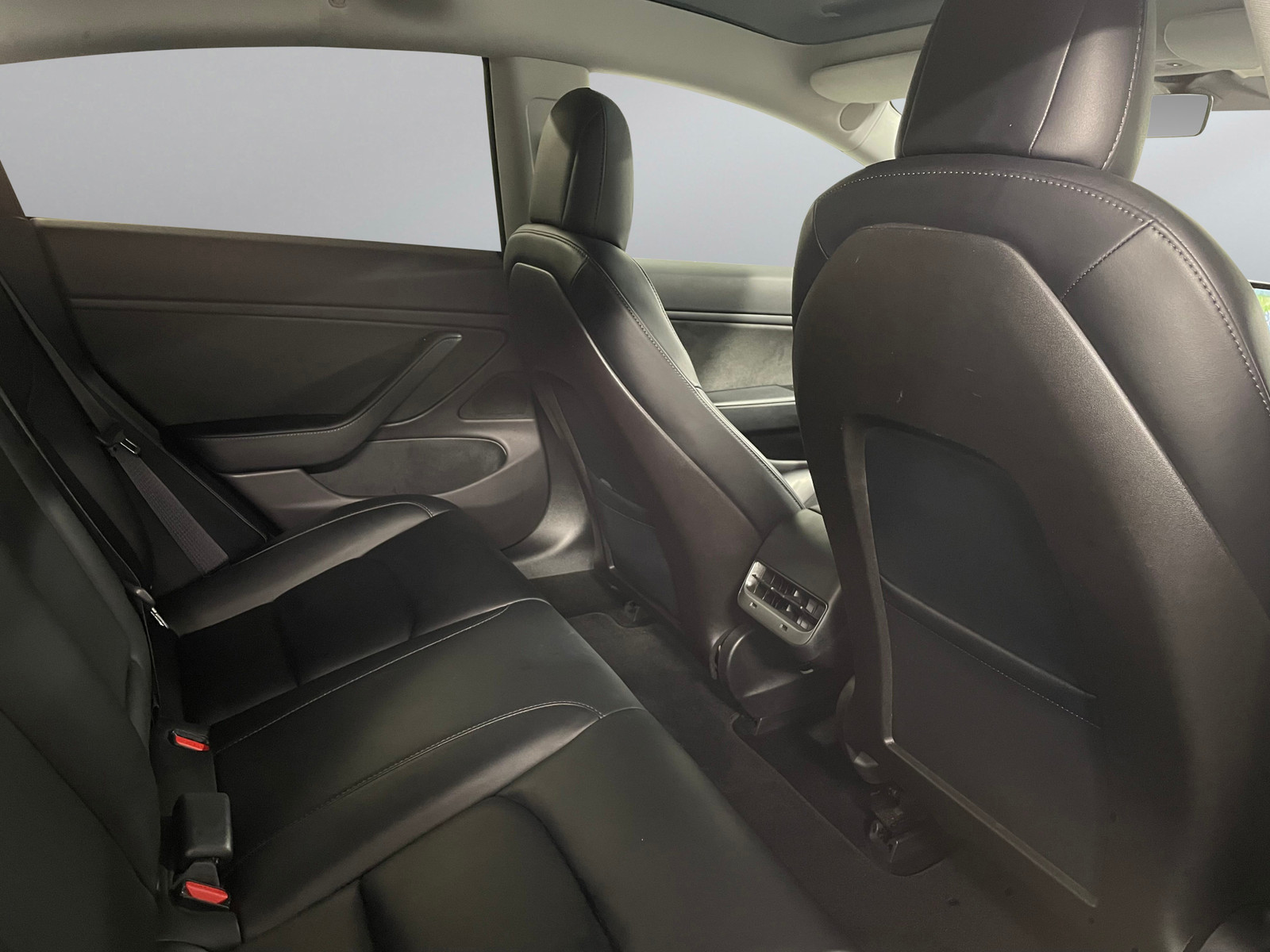 Tesla Model 3   image24