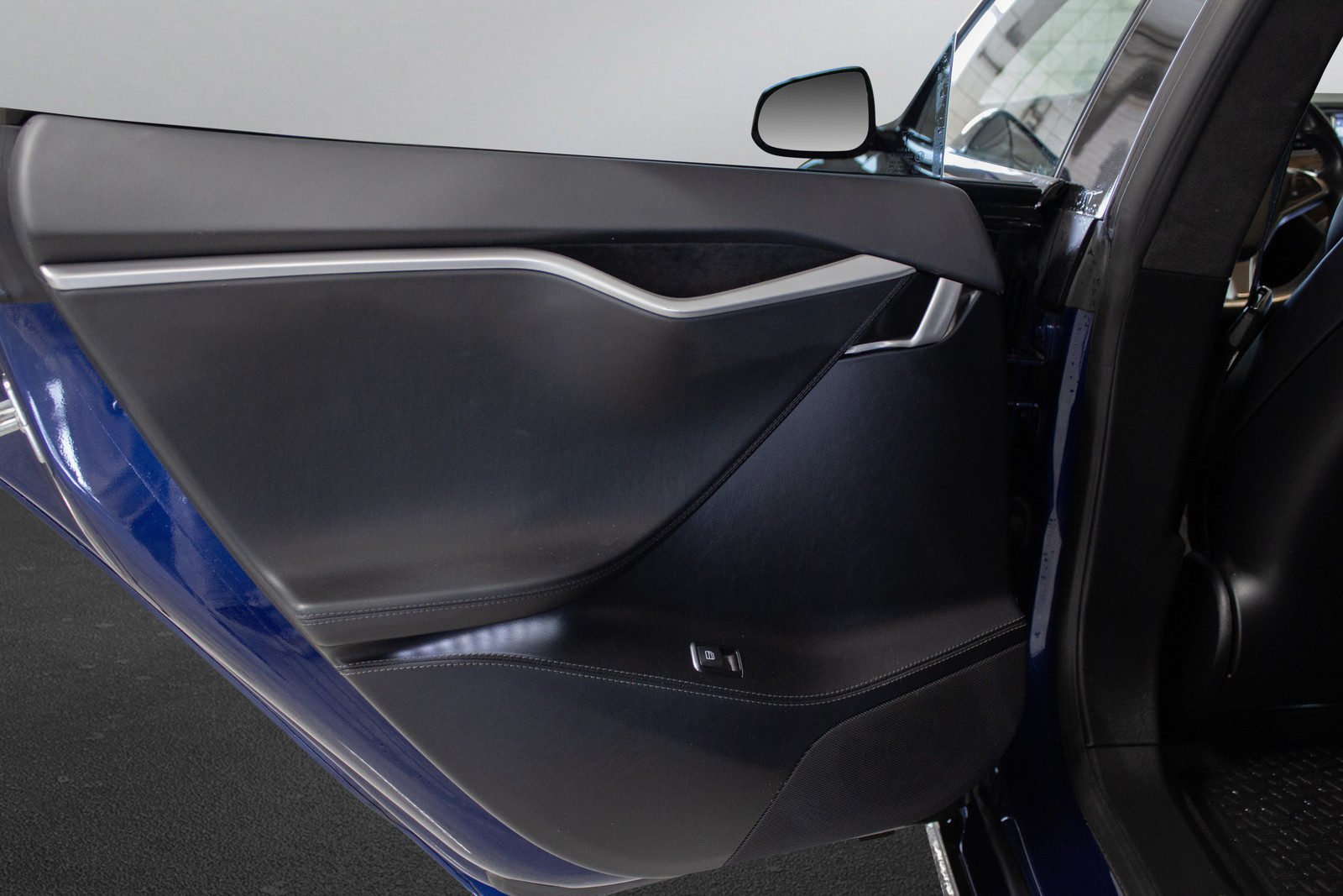 Tesla Model S   image24