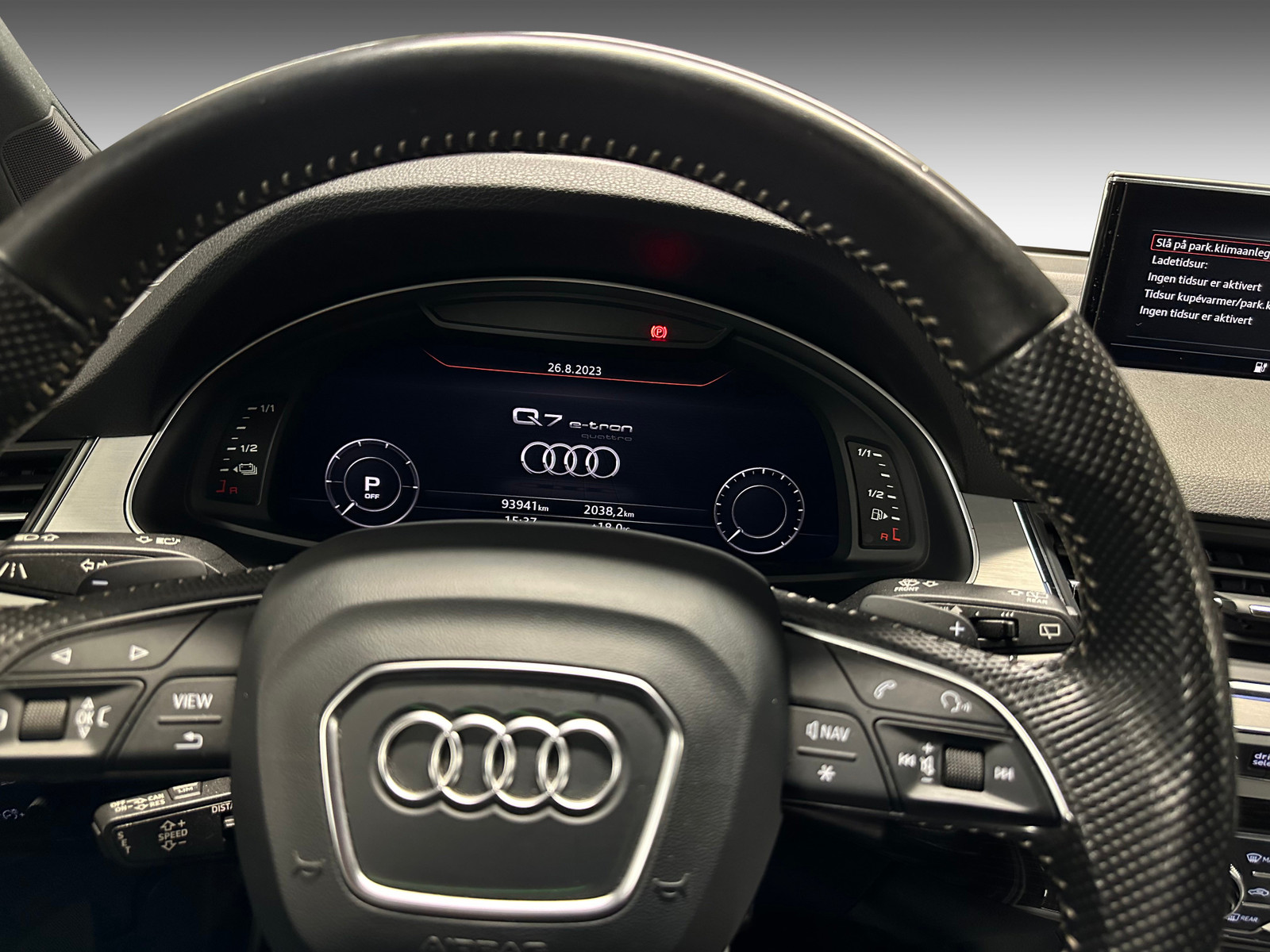 Audi Q7   image24