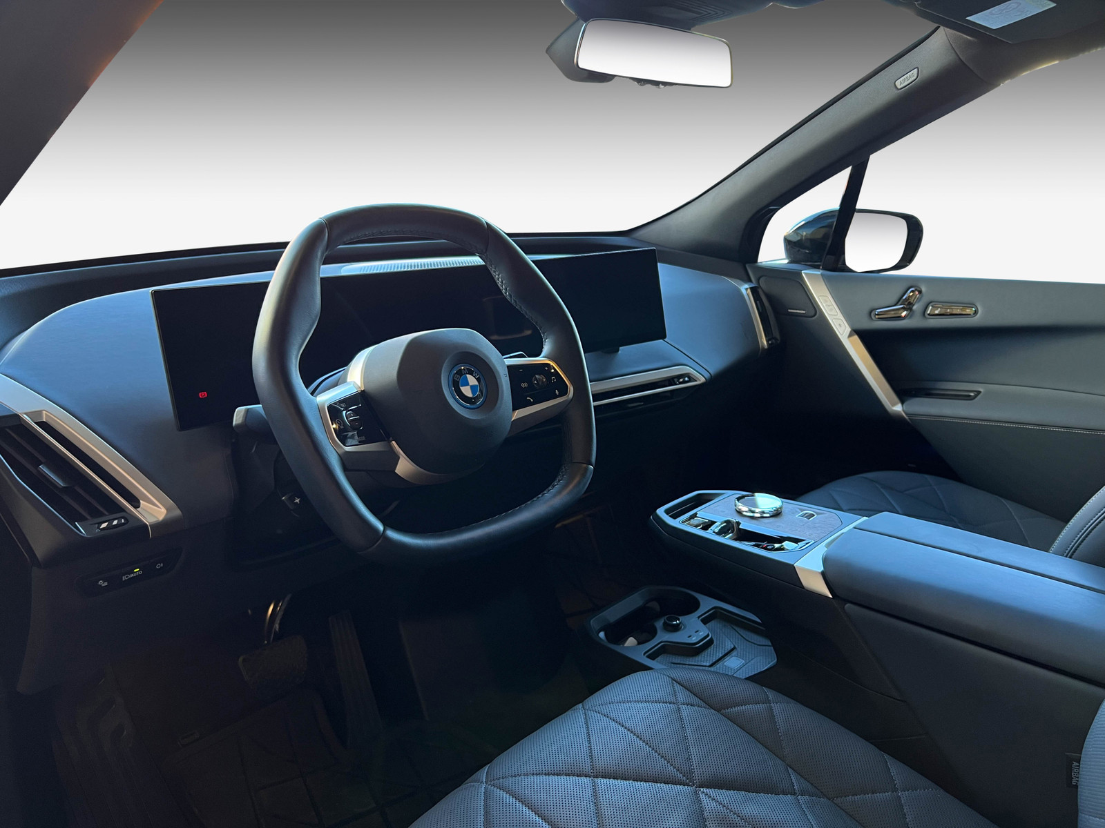 BMW iX xDrive 50   image24
