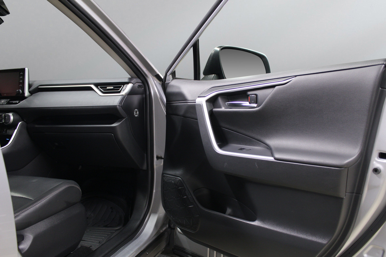 Toyota RAV4   image25