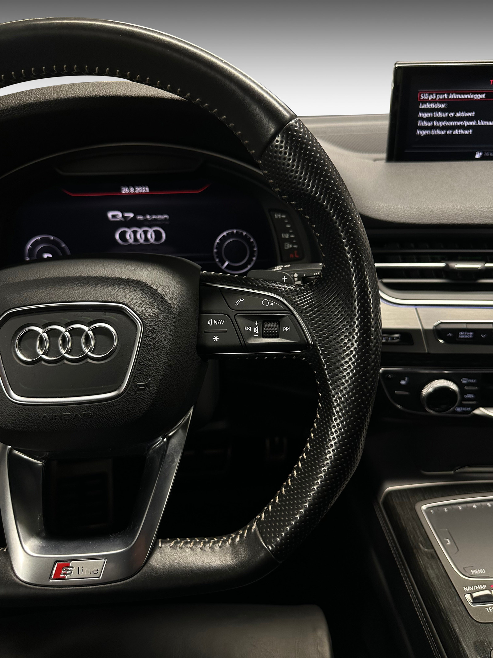 Audi Q7   image25