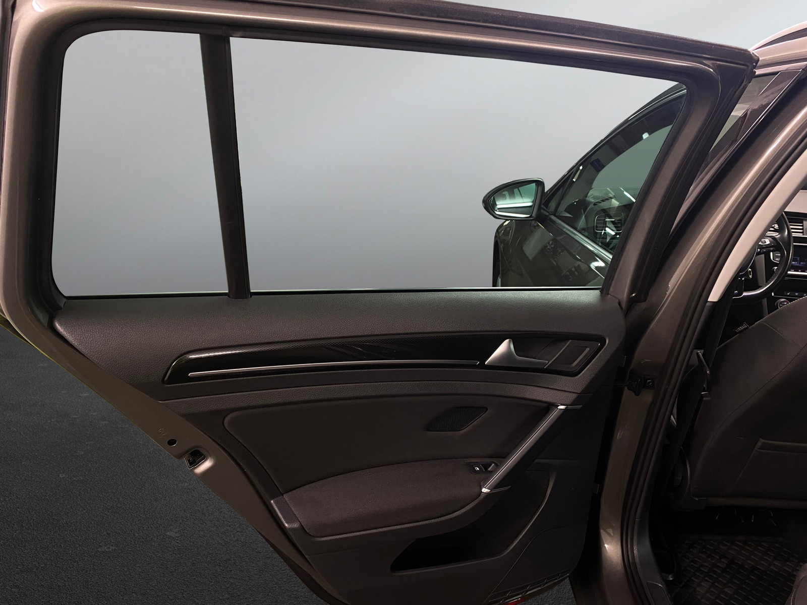 Volkswagen Golf   image25