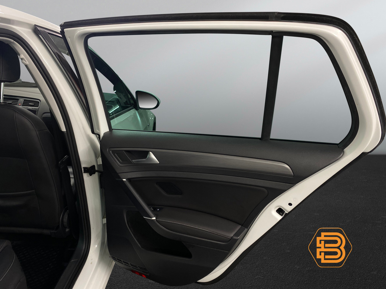 Volkswagen Golf   image25