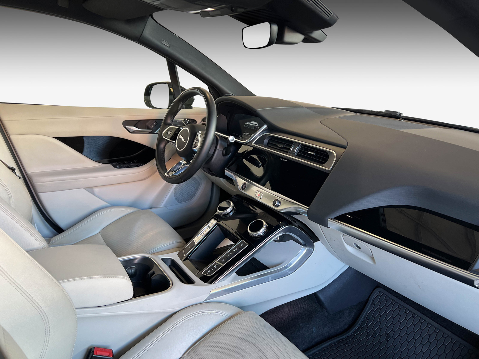 Jaguar I-PACE   image25