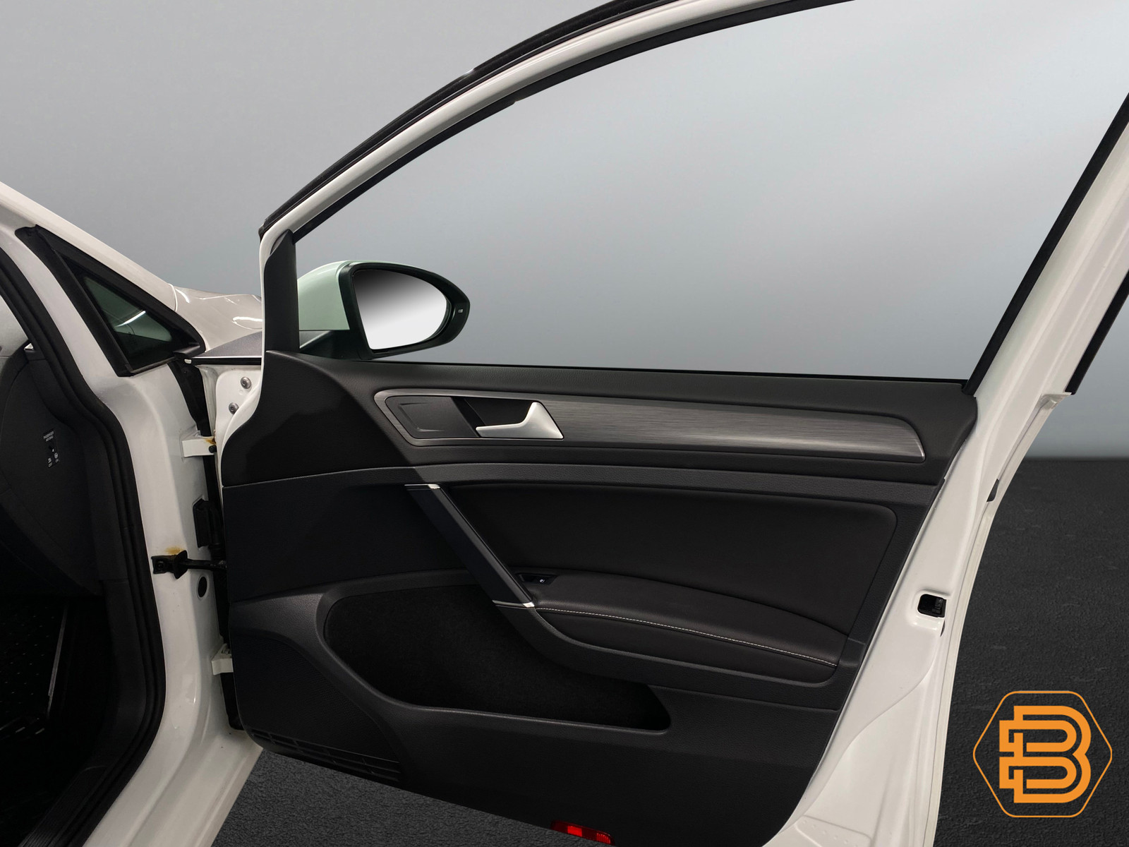 Volkswagen Golf   image27