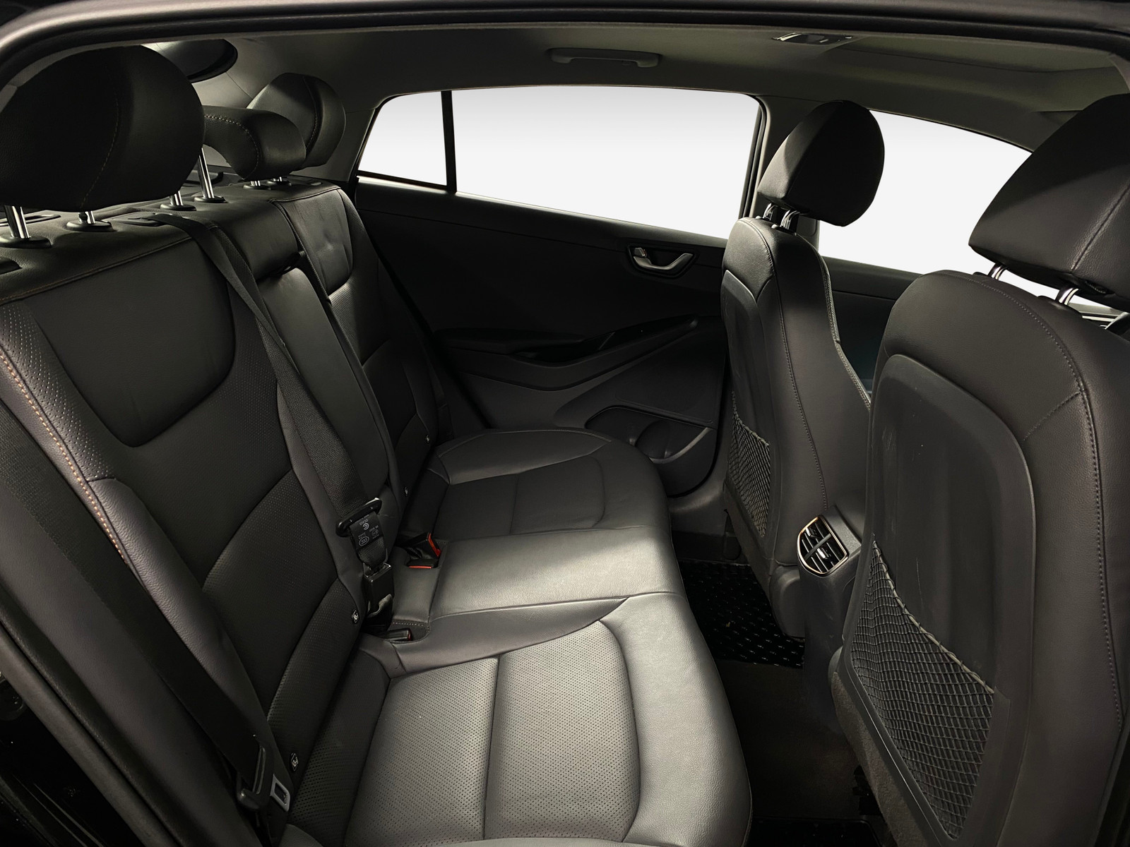 Hyundai IONIQ   image27