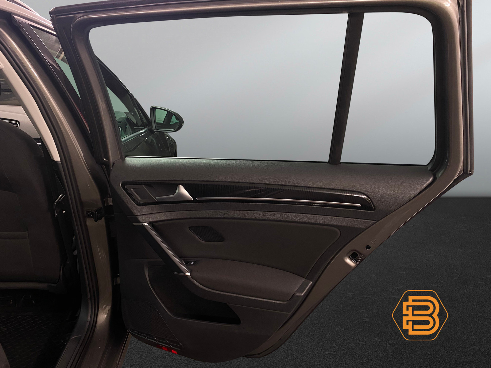 Volkswagen Golf   image27