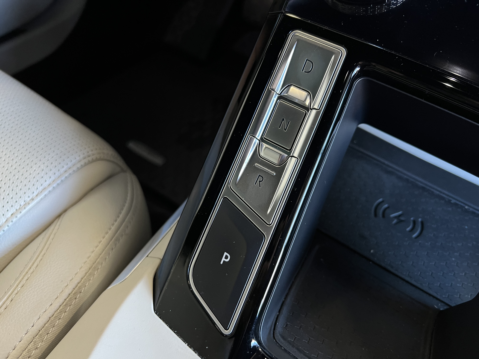 Jaguar I-PACE   image28