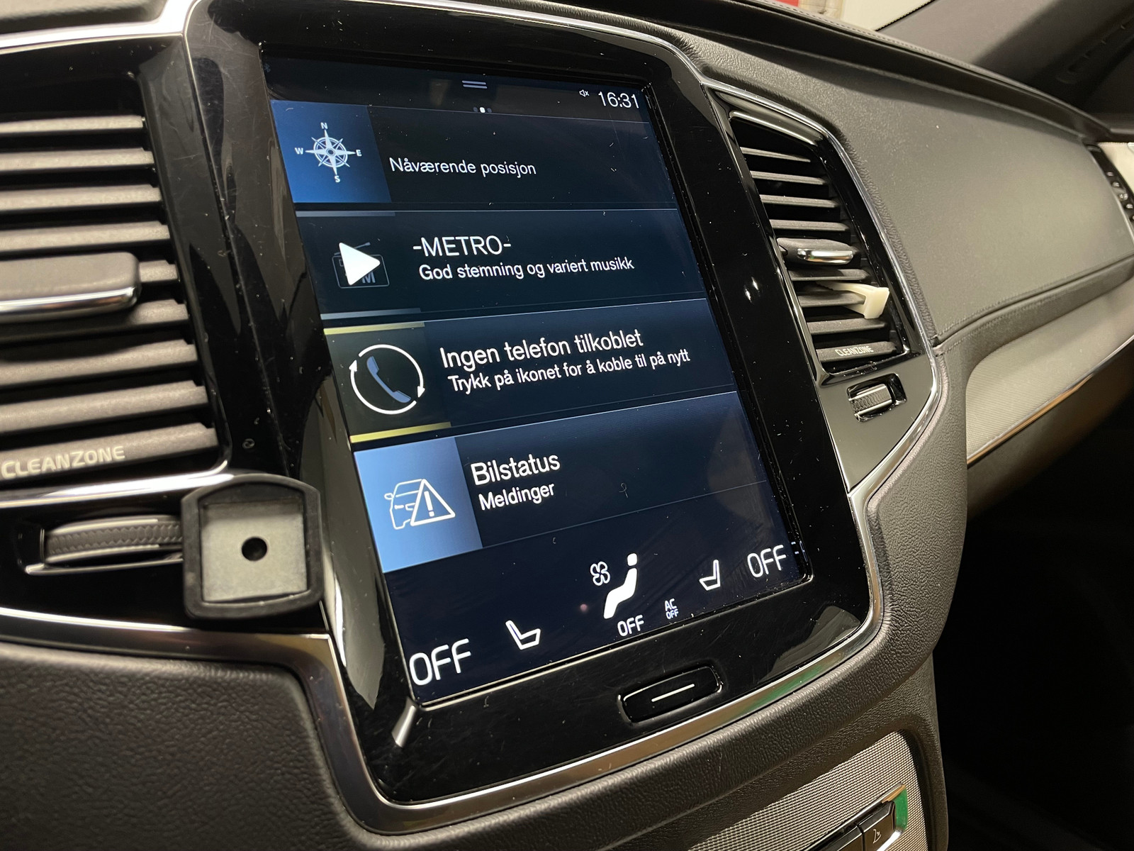 Volvo XC90   image28