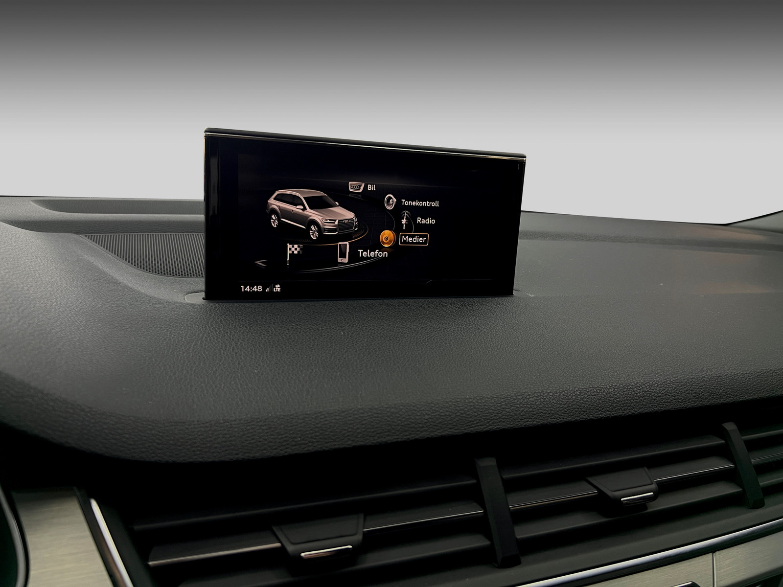 AUDI Q7 E TRON S-Line   image28