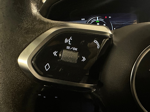 Jaguar I-Pace   image28