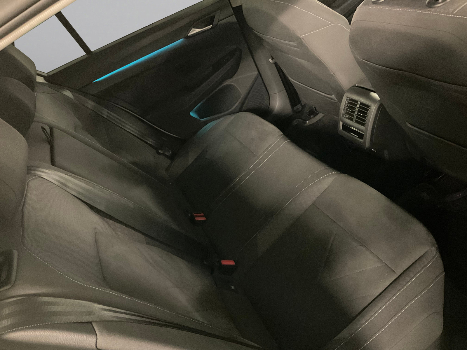 Volkswagen Golf   image28