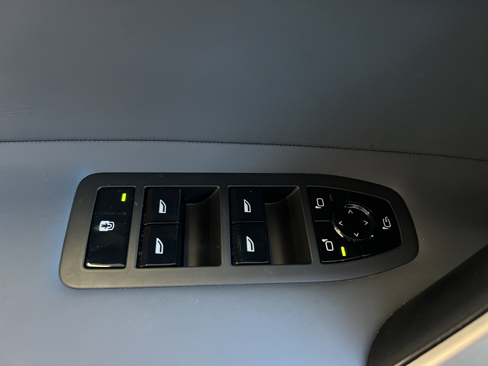BMW iX xDrive 50   image28