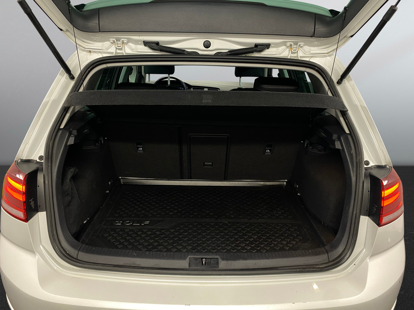 Volkswagen Golf   image29