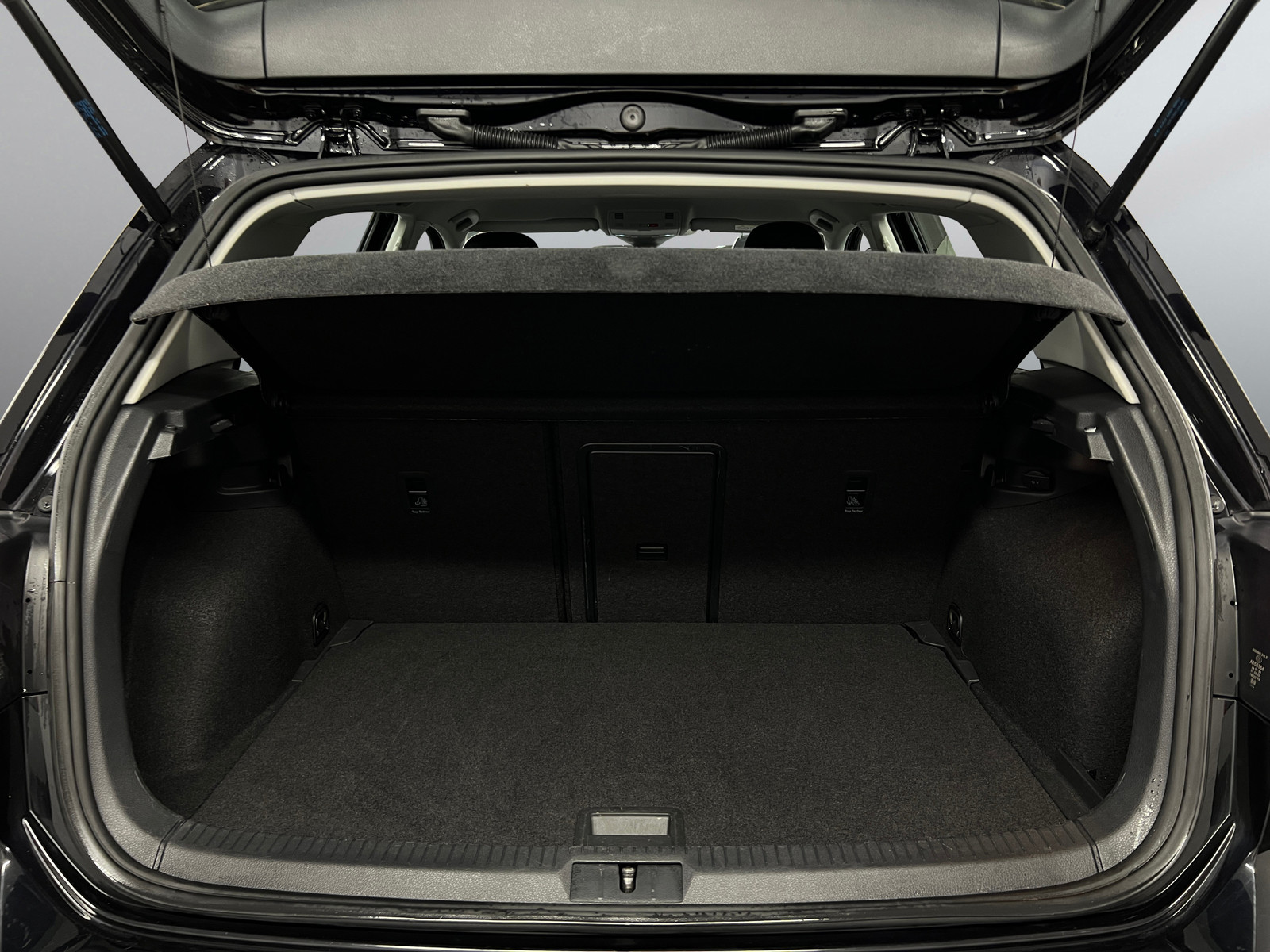 Volkswagen Golf   image30