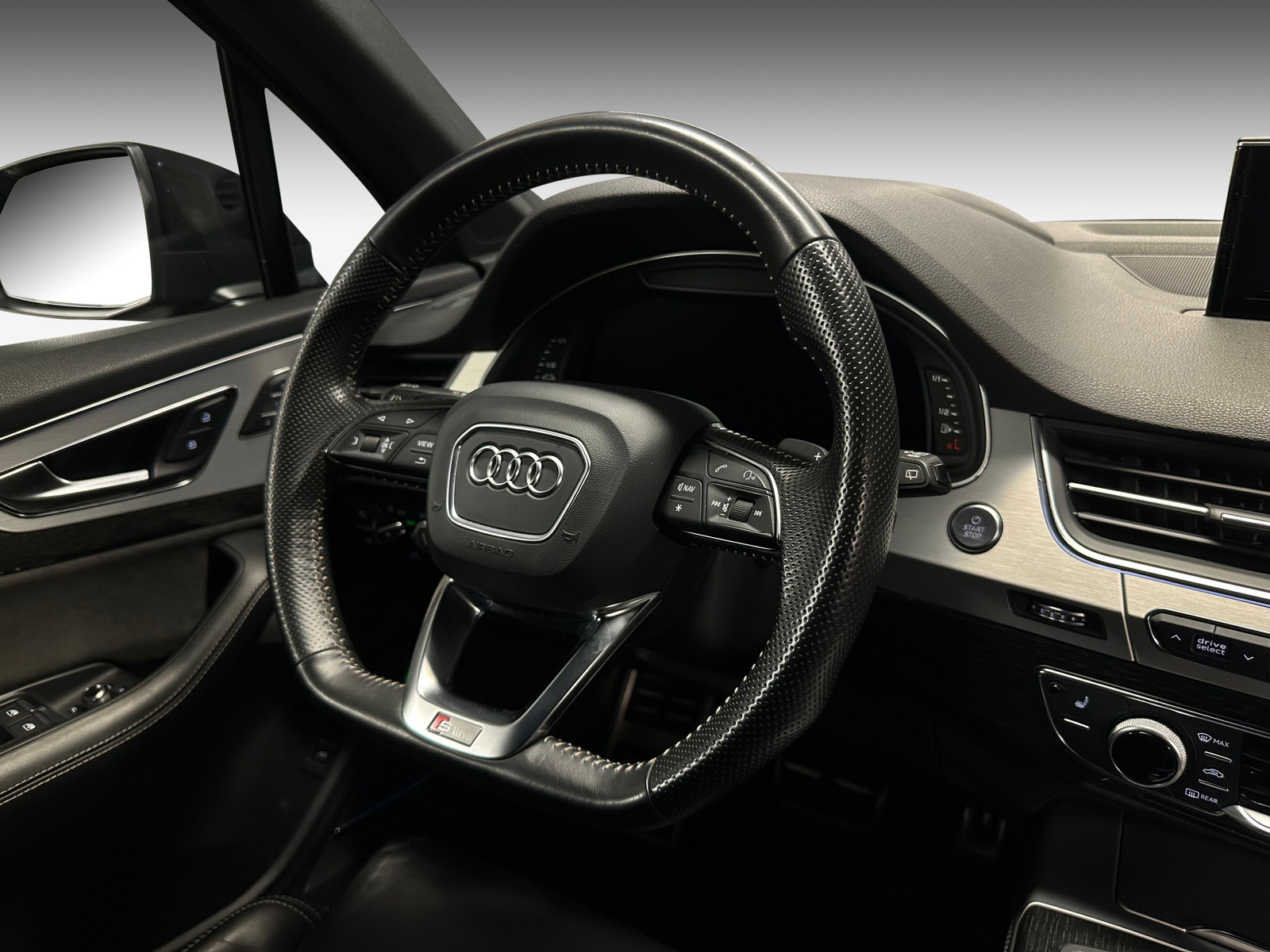 Audi Q7   image30