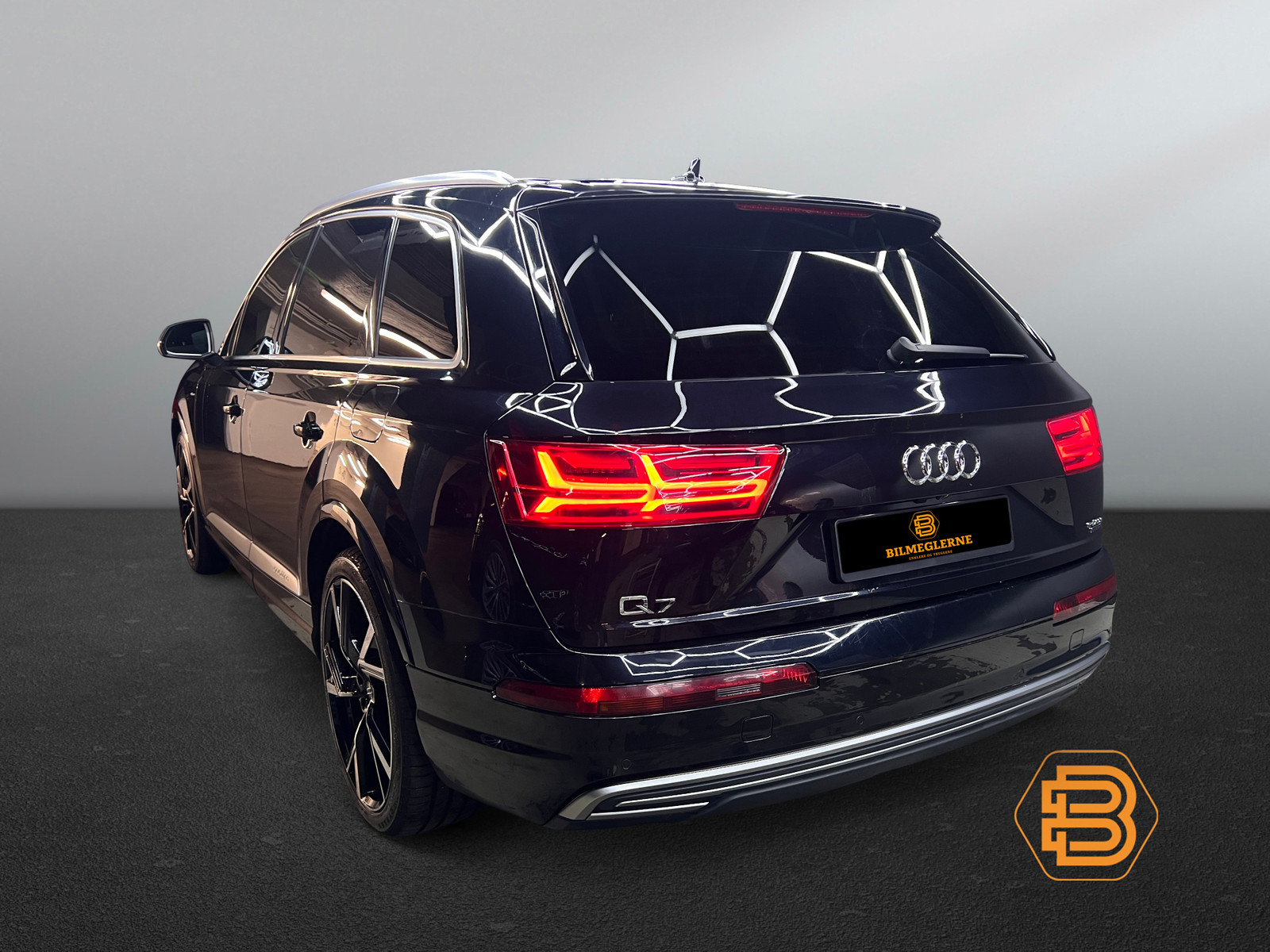 AUDI Q7 E TRON S-Line   image30