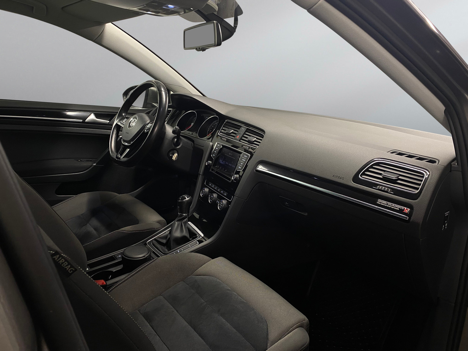 Volkswagen Golf   image30