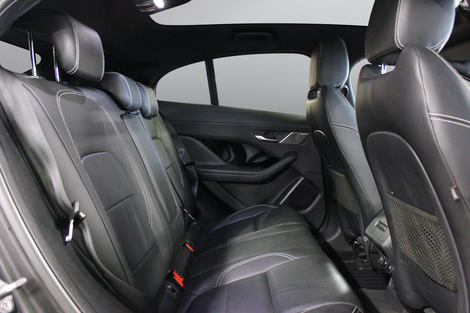 Jaguar I-PACE   image32