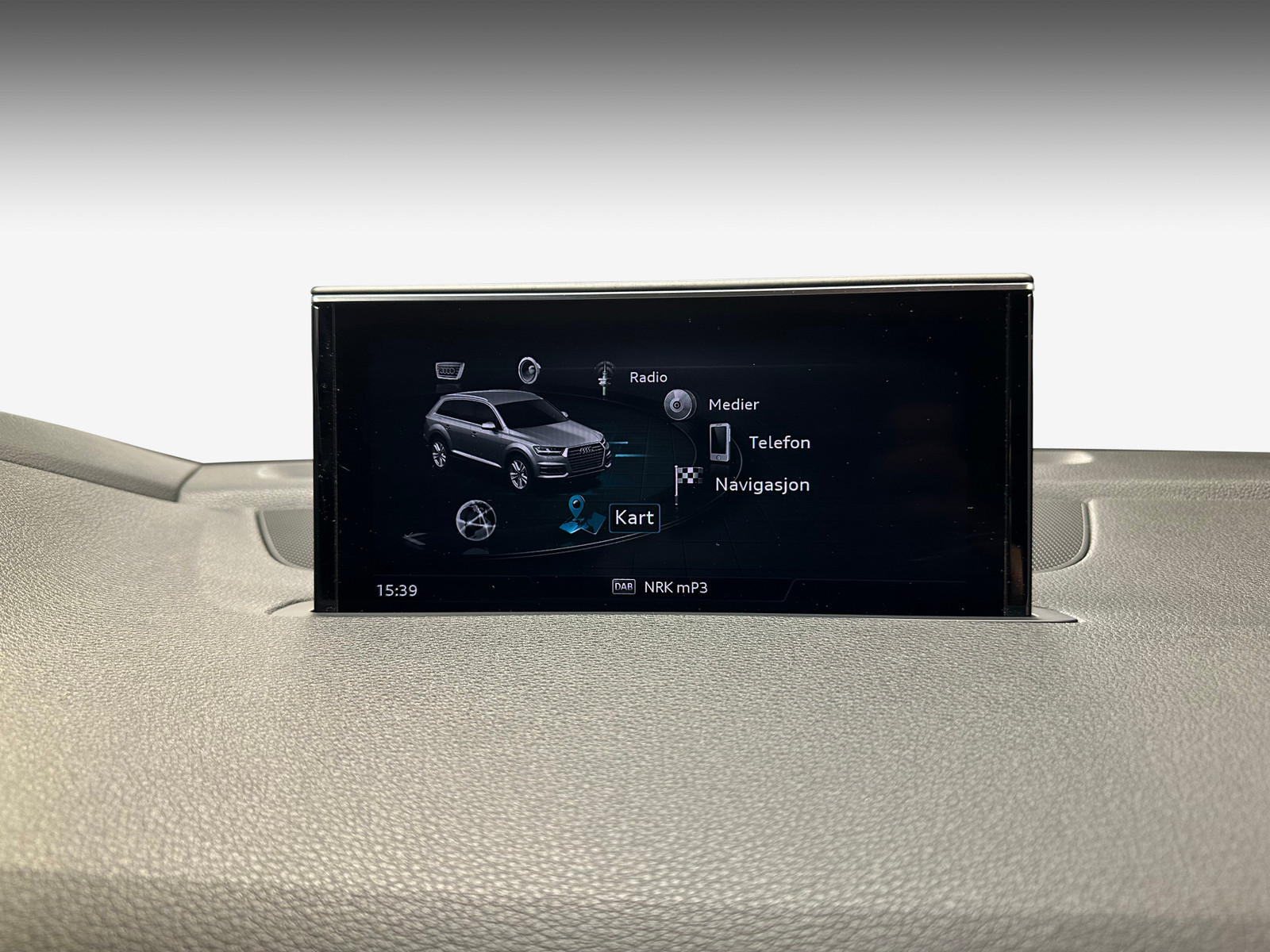 Audi Q7   image32