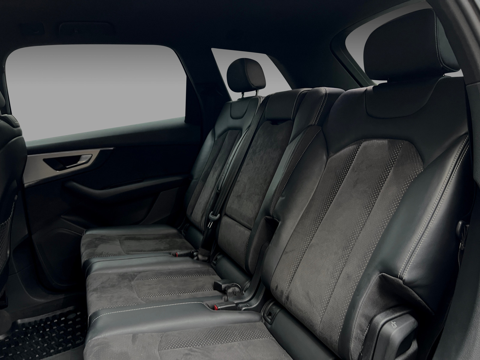 AUDI Q7 E TRON S-Line   image36